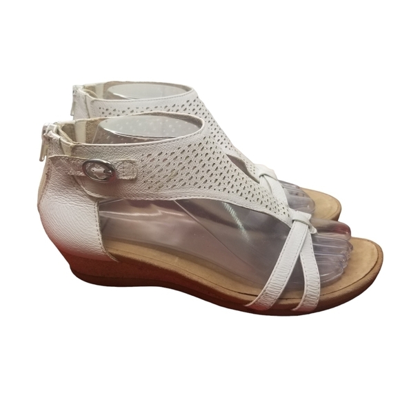 Earth Pisa Olea white wedge open toe gladiator sandals - Picture 1 of 10